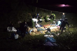 Xe máy va chạm với xe đầu kéo, ba người tử vong thương tâm