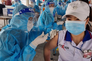 Bình Dương ưu tiên tiêm vắc xin mũi 2 cho công nhân lao động