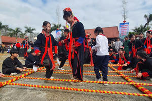 Rộn ràng Hội làng Bằng Cả của người Dao Thanh Y