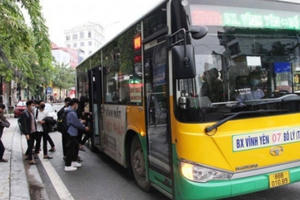 Nhiều tuyến xe buýt ở tỉnh Vĩnh Phúc ngừng hoạt động vì lái xe, phụ xe đình công