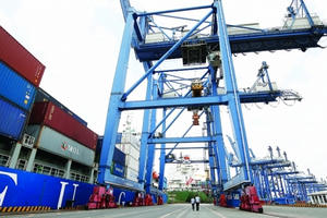 Kinh tế Việt Nam tiếp tục đối mặt nhiều thách thức