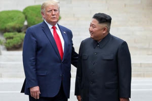 Phút 'vỡ trận' chưa từng có ở biên giới liên Triều khi Trump-Kim gặp nhau
