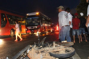 Lâm Đồng: Tông trực diện xe khách giường nằm, người đàn ông chết thảm