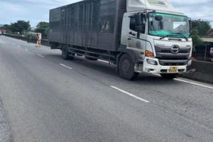 Hà Tĩnh: Xe tải cán tử vong nữ công nhân đường bộ Hà Tĩnh: Xe tải cán tử vong nữ công nhân đường bộ