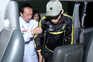 Ấm áp những chuyến xe nghĩa tình đưa bệnh nhân về quê ăn Tết