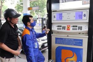 Giá xăng có thể giảm xuống dưới 16 nghìn đồng/lít Giá xăng có thể giảm xuống dưới 16 nghìn đồng/lít