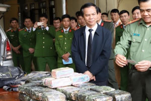 Hà Tĩnh: Thưởng nóng lực lượng đánh án 45kg ma túy đá ở Hương Sơn