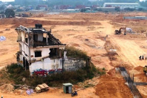 Xây dựng bến xe Miền Đông mới: Chủ đầu tư "cầu cứu" thành phố