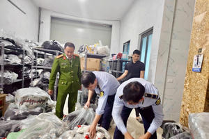 Hà Nội triển khai cao điểm chống buôn lậu, gian lận thương mại trong dịp Tết Nguyên đán