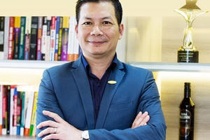 Shark Hưng bảo “khởi nghiệp” khác “lập nghiệp” nhưng GS. Phan Văn Trường phản biện