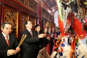 Chủ tịch nước Trần Đại Quang dâng hương tưởng nhớ các Vua Hùng