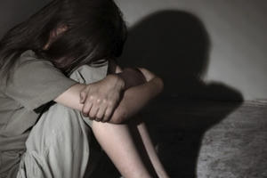 Giao cấu với người chưa đủ 18 tuổi bị truy cứu hình sự về tội hiếp dâm hay cưỡng dâm?