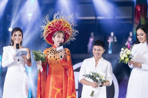 Nam Em hoá nữ thần san hô trong tà áo dài trên sàn diễn "đọ sắc" với Mai Phương Thúy