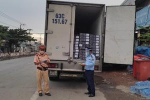 Phát hiện hơn 4 tấn cá hồi không có nhãn phụ đang trên đường đi tiêu thụ