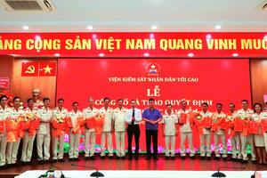 Ông Nguyễn Ngọc Phúc được trao quyết định Viện trưởng VKSND tỉnh An Giang mới sau hợp nhất tỉnh An Giang và Kiên Giang Ông Nguyễn Ngọc Phúc được trao quyết định Viện trưởng VKSND tỉnh An Giang mới sau hợp nhất tỉnh An Giang và Kiên Giang