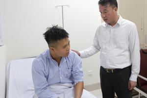 BHXH Việt Nam thăm hỏi, hỗ trợ các nạn nhân trong vụ cháy chung cư mini tại quận Thanh Xuân