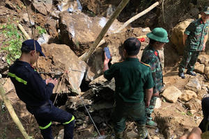 Sập hang đá ở Bắc Kạn: Còn một nạn nhân chưa xác định được vị trí