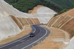 Doanh nghiệp trong nước lo 'bị loại từ sơ tuyển' khi dự thầu cao tốc Bắc Nam