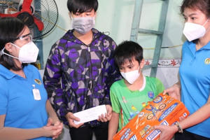 Con của đoàn viên bị tử vong do Covid-19 sẽ được tặng Sổ tiết kiệm