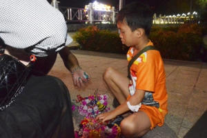 Những đứa trẻ không có Tết Trung thu