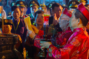 Lễ hội lớn nhất Nam Định trở lại thu hút đông đảo du khách thập phương