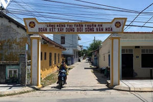 20 năm trước, Tổng Bí thư Lê Khả Phiêu đã đặt tên cho một ngôi làng 20 năm trước, Tổng Bí thư Lê Khả Phiêu đã đặt tên cho một ngôi làng