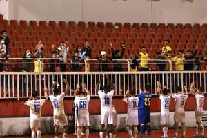 CĐV SLNA "quay xe", Tổng Giám đốc Công ty CP Thể thao Sông Lam Nghệ An ra tâm thư