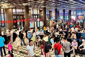 Quảng Ninh đón 76.000 lượt khách ngày 30/8, nhiều ưu đãi hút khách dịp 2/9