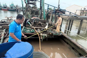 Bắt giữ 9 phương tiện khai thác cát lậu trên sông Tiền