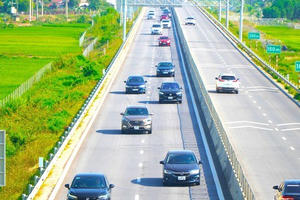 Hà Nội triển khai 7 nhóm nhiệm vụ bảo đảm an toàn giao thông đường bộ