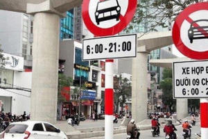 Hà Nội cấm xe taxi, xe hợp đồng dưới 9 chỗ ngồi trên một số tuyến đường
