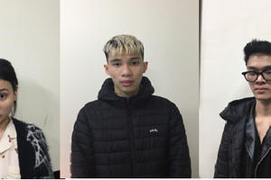 Hà Nội: Bắt quả tang thiếu nữ cùng nhóm bạn mua ma tuý về sử dụng tại phòng trọ