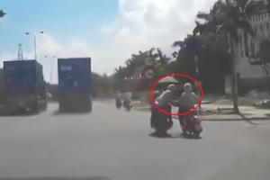 Hải Phòng: Hai tên cướp táo tợn giật đồ giữa "thanh thiên bạch nhật'