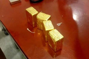 Hà Nội: Bắt giữ hành khách người Nhật vận chuyển 5kg vàng lên máy bay