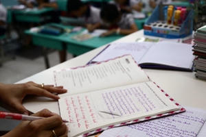 Sửa Thông tư 30: Giáo viên không còn “còng lưng” gánh sổ sách