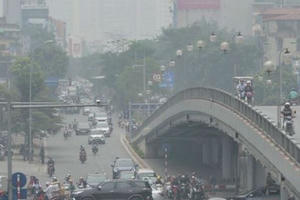 Lo khí thải từ sử dụng xăng dầu tại Hà Nội