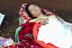 Tài xế ác tâm bỏ mặc mẹ con sản phụ bên lề đường, bé trai sinh ra tử vong