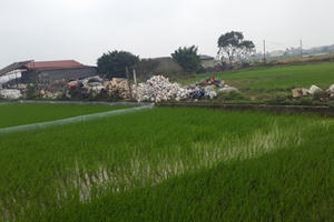 Địa ốc 24h: Dự án Sunrise Bay tạm dừng thi công, lấn chiếm đất công tràn lan tại Vĩnh Phúc