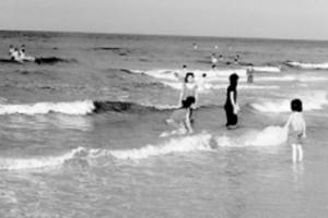 Nguy cơ mất an toàn tại bãi tắm tự phát