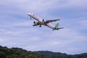 Sôi động thị trường hàng không nội địa