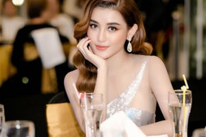 Huyền My xẻ ngực, xẻ đùi táo bạo khoe vóc dáng gợi cảm