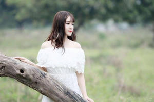 Nữ tài xế GrabBike xinh đẹp "đốn tin" cư dân mạng