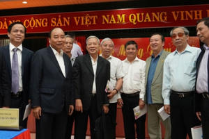 Thủ tướng gặp mặt lãnh đạo, nguyên lãnh đạo Trung ương