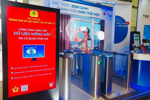 Từ ngày 1/7 tiến hành thu thập sinh trắc học mống mắt khi công dân làm thẻ Căn cước