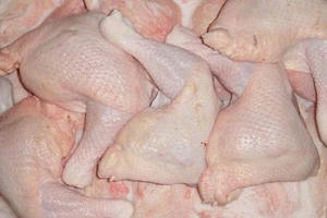 Bí ẩn gà 10 ngàn/kg: Xương đen thui, thịt mục nát