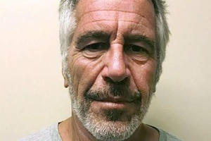 Tỷ phú lạm dụng tình dục tự tử ở tuổi 66 tại nhà tù