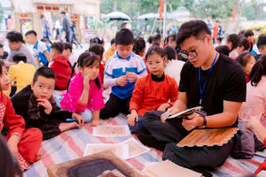 Trường Tiểu học Quang Trung tiếp sức trò nghèo trong chương trình Tết yêu thương