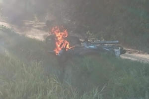 Huế: Vợ chồng “lục đục” lần lượt đem 2 chiếc xe máy ra đốt cháy