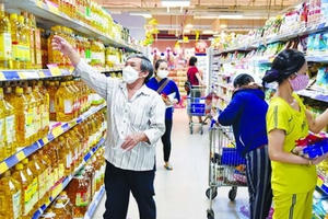 Kiểm soát lạm phát, ổn định kinh tế vĩ mô