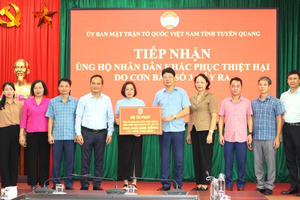 Thứ trưởng Bộ Tư pháp Nguyễn Thanh Tịnh thăm, động viên đồng bào tỉnh Tuyên Quang